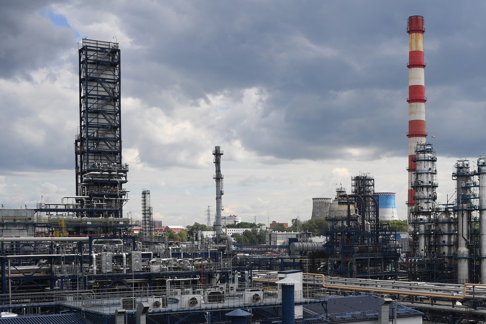 Size Matters: Should Russia Build New Mini-Refineries?