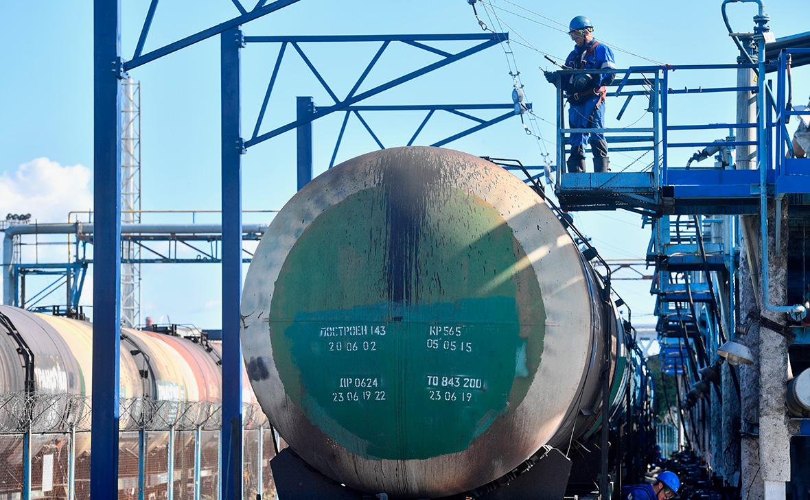 The government will fully ban gasoline exports from April 1