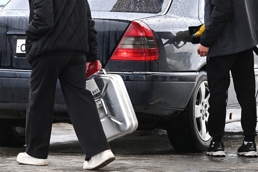 Growth in gasoline and diesel prices on the exchange limited. How will this help keep gas station prices in check.