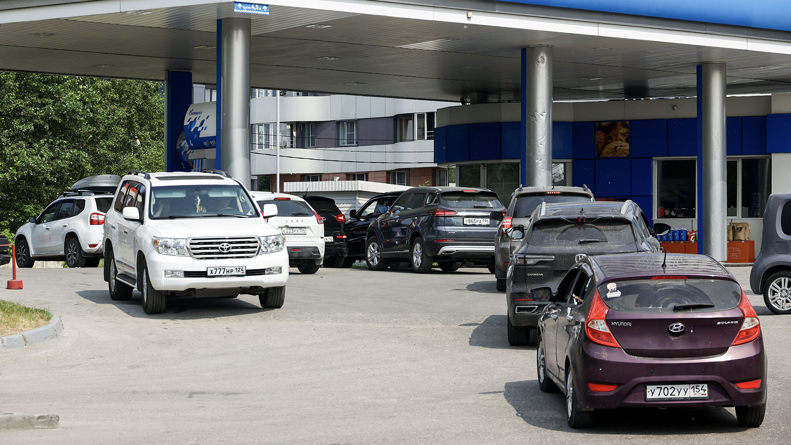 Queues, Rising Prices, and 20 Litres Per Person: Has the National Fuel Crisis Begun